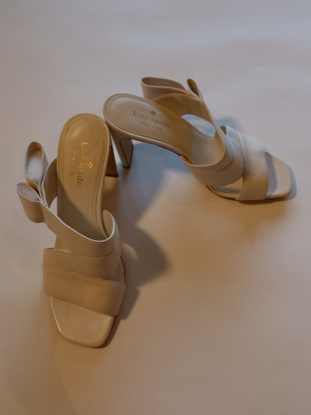Kate Spade Britt Bow Heeled Sandals – Ivory/Cream – Size 9.5